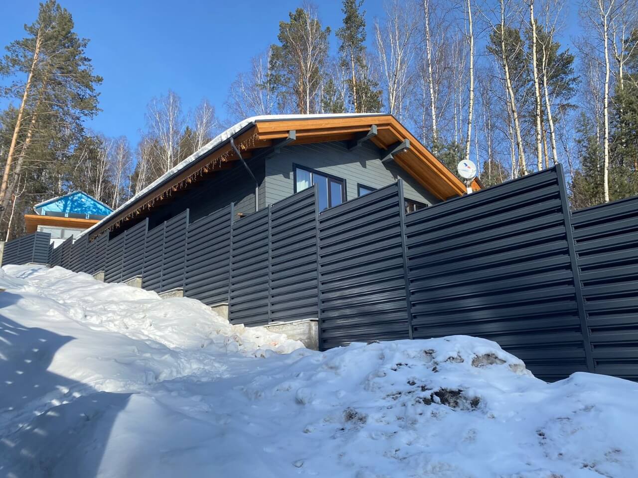 забор из штакетника 130м ral7024/7024 серый графит фото6 в Казани
