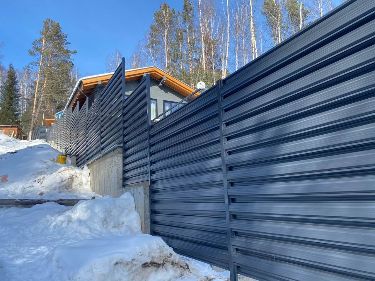 забор из штакетника 130м ral7024/7024 серый графит фото5 в Казани