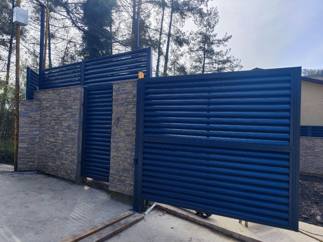 Забор-жалюзи 78м RAL7024/7024 Серый Графит двусторонний фото 12 в Казани