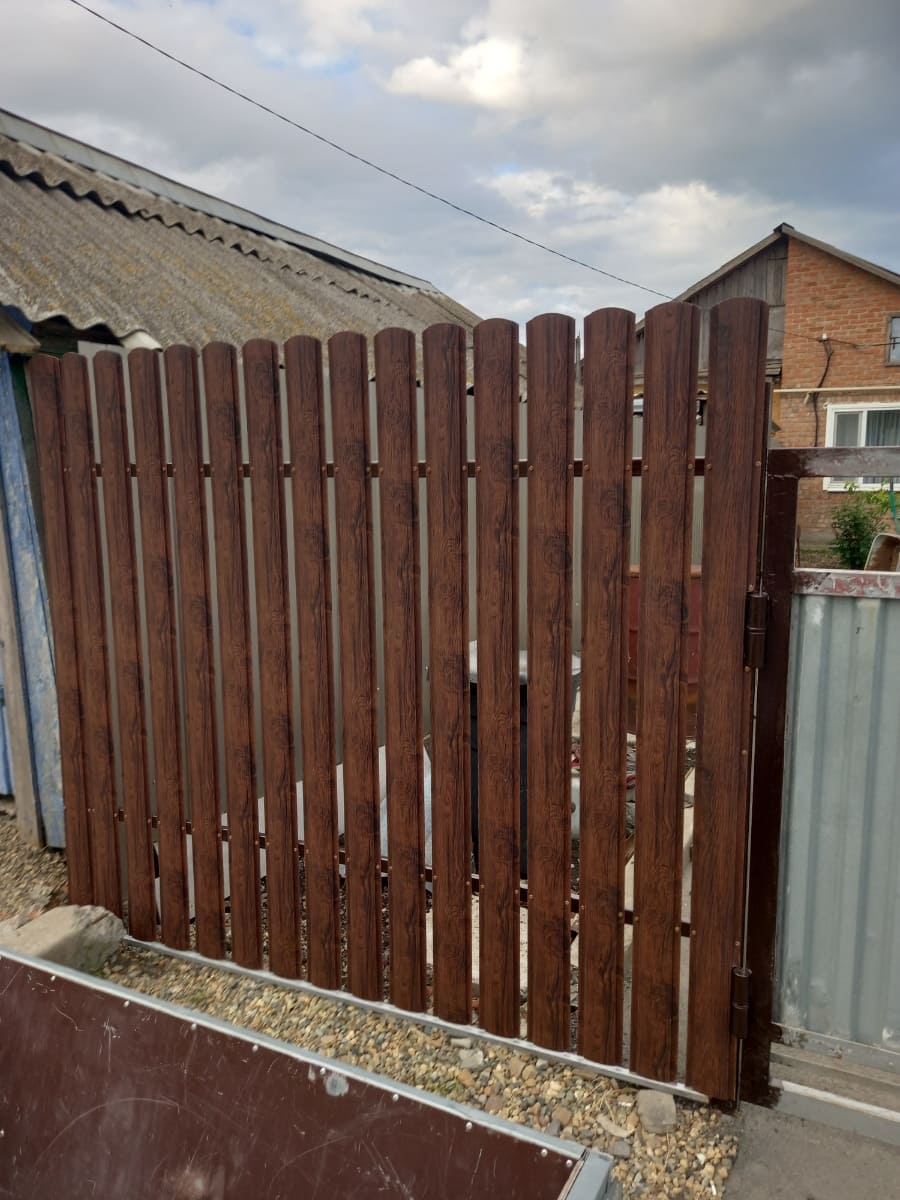 Забор из евроштакетника 2м Античный Дуб SteelArt двусторонний в Казани