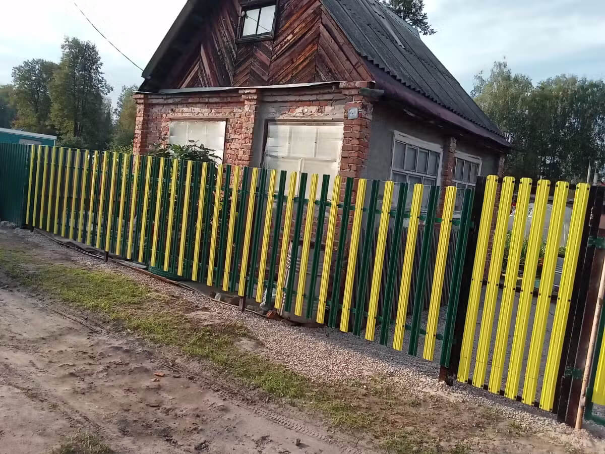 Забор из евроштакетника 13м RAL1018 Желтый фото 1 в Казани