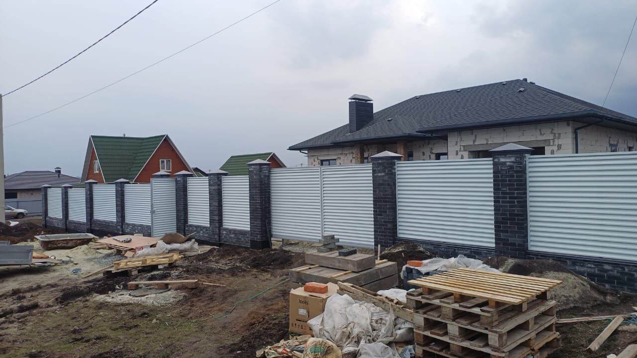 Забор-жалюзи из ламелей ЭКО-Z 94м RAL9003/9003 Белый двусторонний фото 2 в Казани