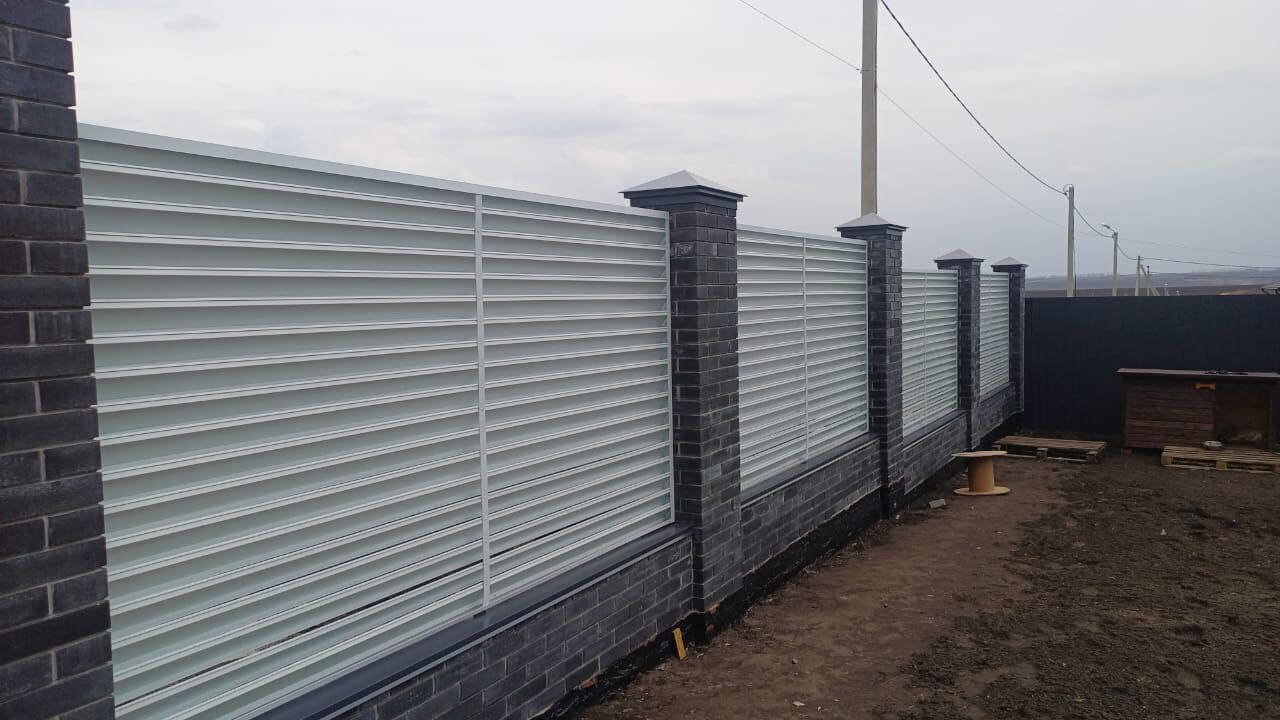 Забор-жалюзи из ламелей ЭКО-Z 94м RAL9003/9003 Белый двусторонний фото 1 в Казани