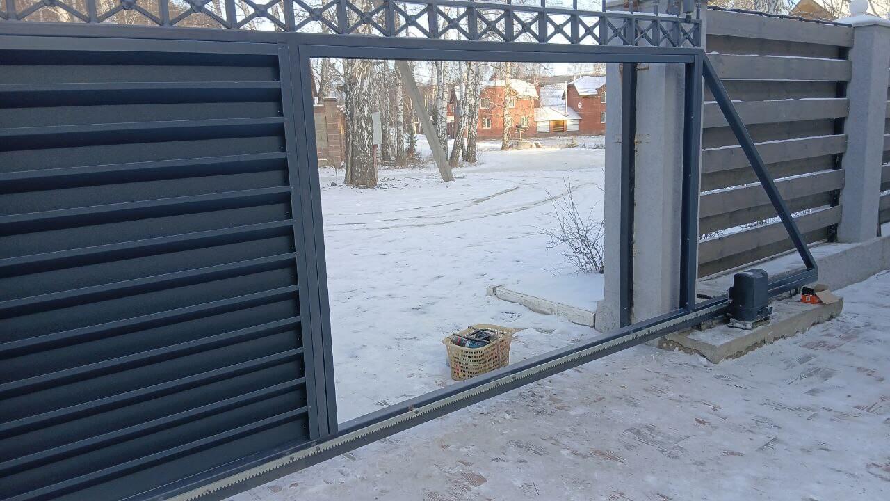 Входная группа из ламелей Хай-Тек RAL7024/7024 Серый Графит двусторонний МАТТЕ фото 10 в Казани