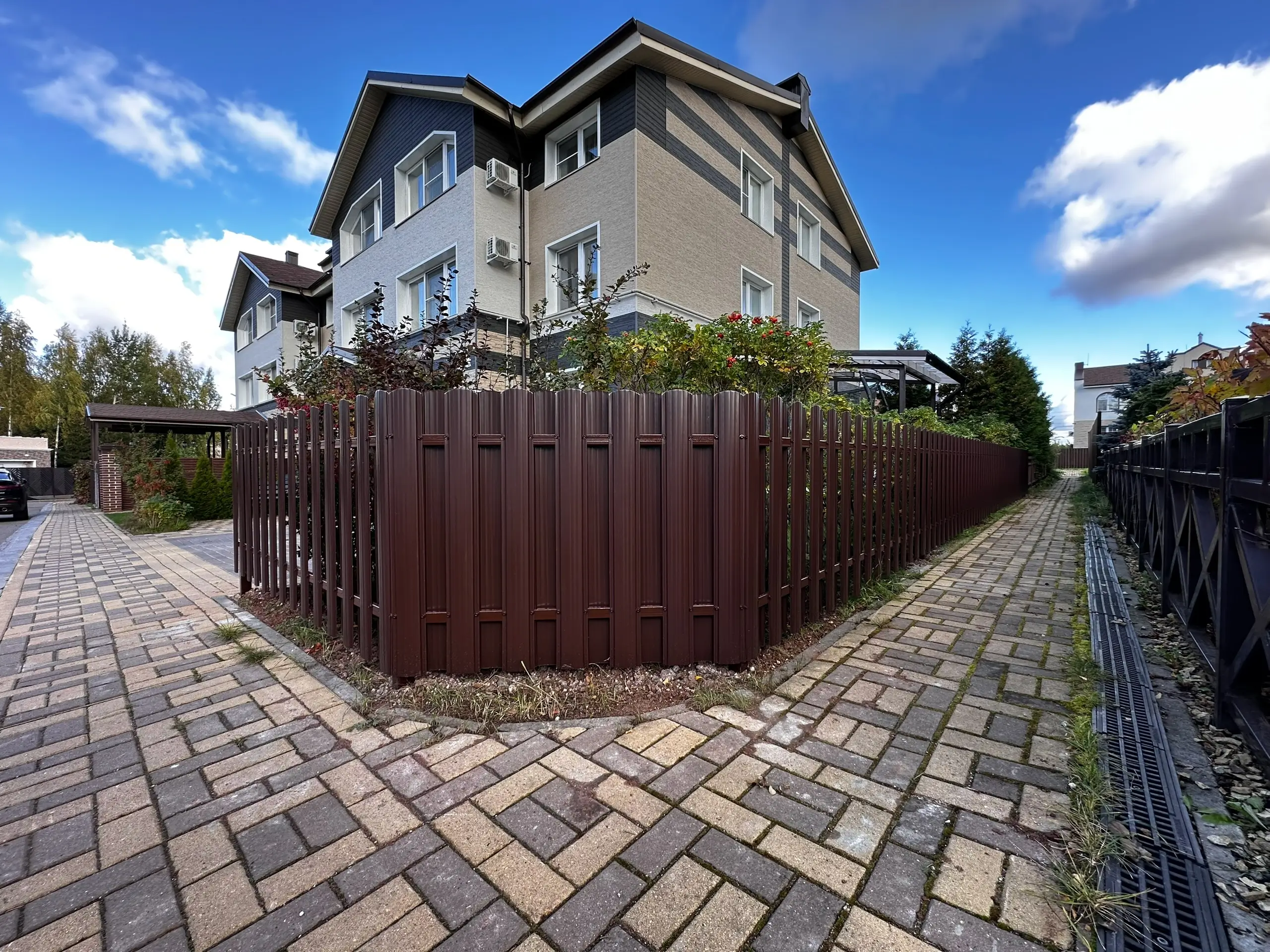 Заборчик из евроштакетника 18м RAL8017/8017 Шоколад двусторонний фото 1 в Казани