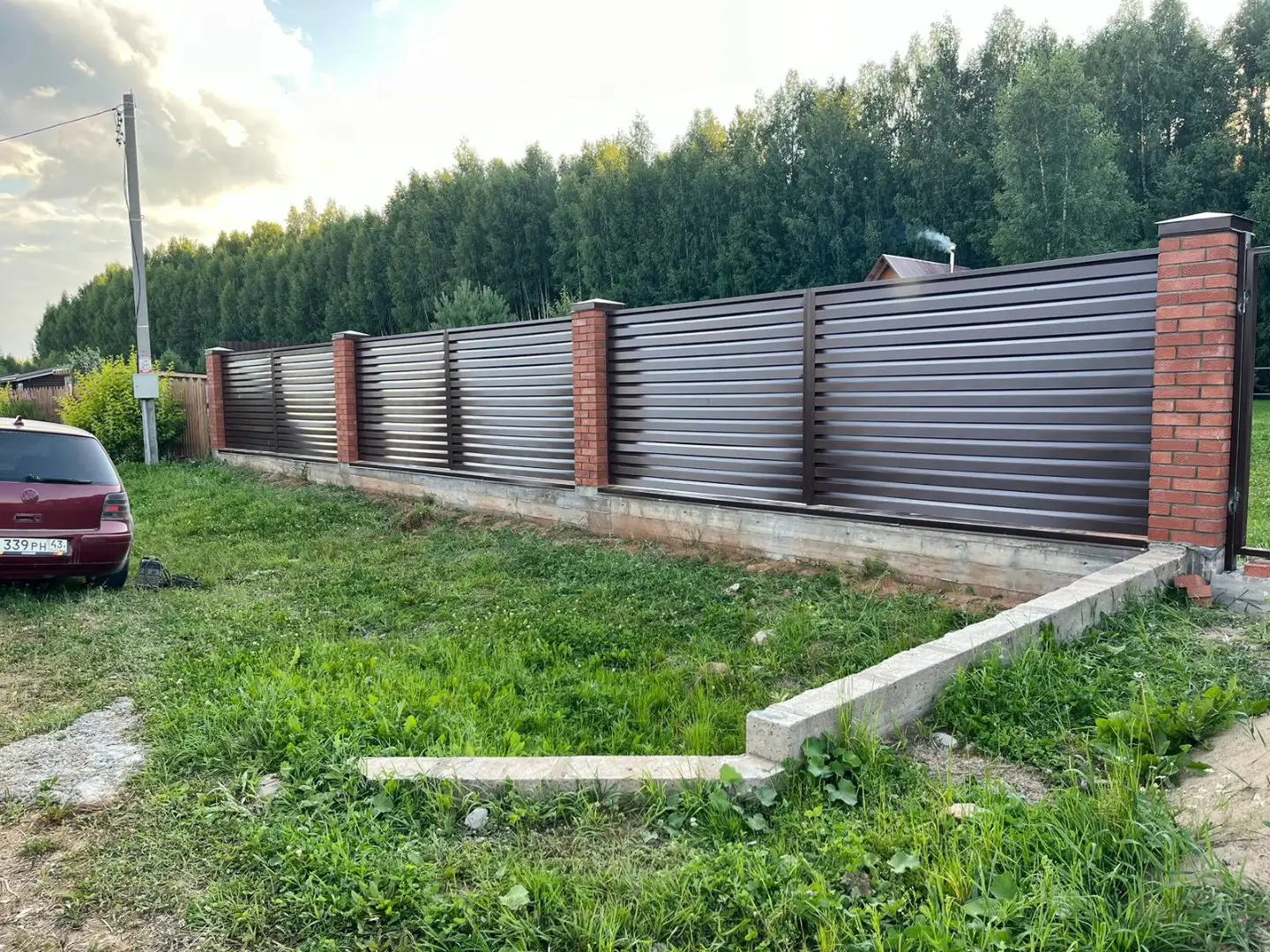 Забор-жалюзи из ламелей Хай-Тек 26м RAL8017/8017 Шоколад двусторонний в Казани