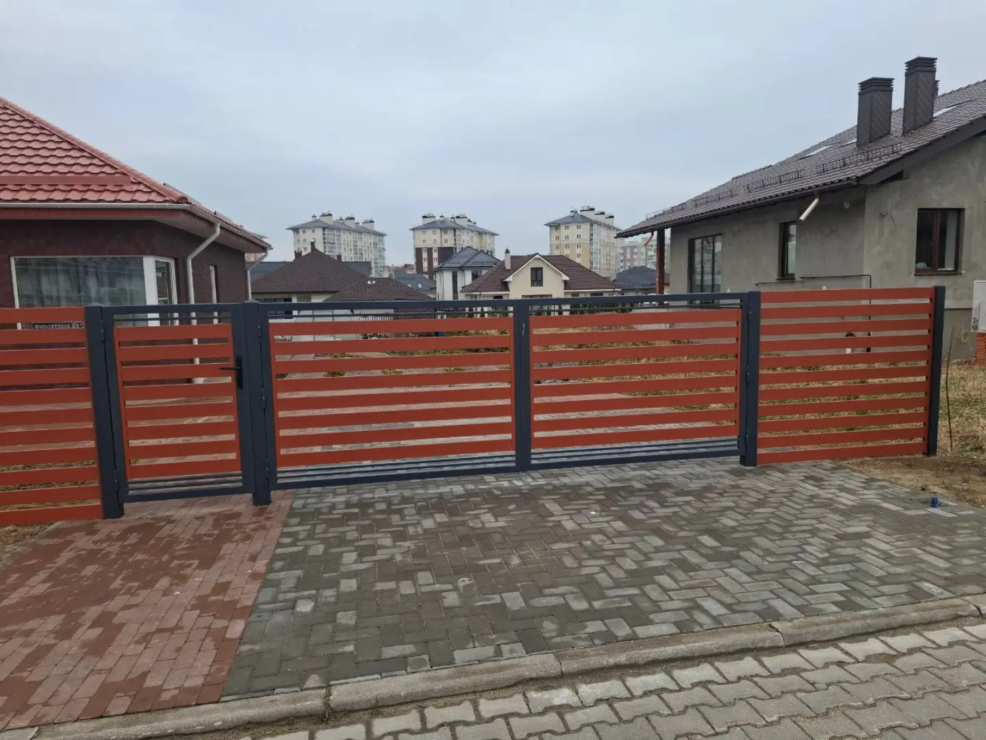 Забор-ранчо из металлопланкена 18м RAL8004 Терракотовый фото 2 в Казани