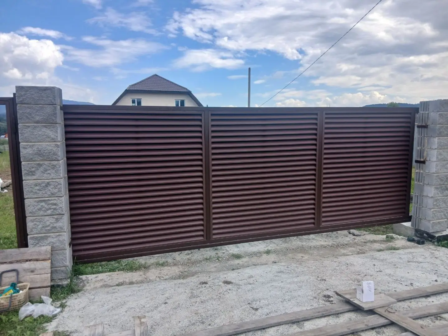 Забор-жалюзи из ламелей ЭКО-Z 16м RAL8017/8017 Шоколад двусторонний МАТТЕ фото 11 в Казани
